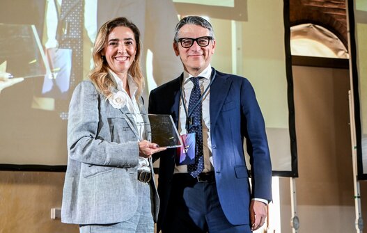 the first stage of the ey private roadshow comes to Bologna:  Valentina aureli of aetna group receives the award for emilia-romagna
